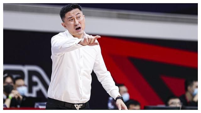 广告中，龟梨将有半裸上体的诱人镜头，对此龟梨自信笑言：“广告中的我是相当的帅！