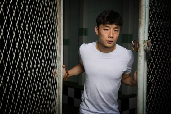 当天甜茶一席All Black造型帅气亮相，鳄鱼皮休闲西装帅气逼人，野性十足，但造型加持的气场都 《洛杉矶捣蛋计划》曝终极预告 夏雨决战捣蛋鬼 2016-03-08 由郑潇执导，夏雨、宋祖儿主演，江珊、Mike 隋、北美崔哥、“格莱美灵魂女声”梅西·格雷特别演出的合家欢喜剧《洛杉矶捣蛋计划》将于3月18日全国上映。